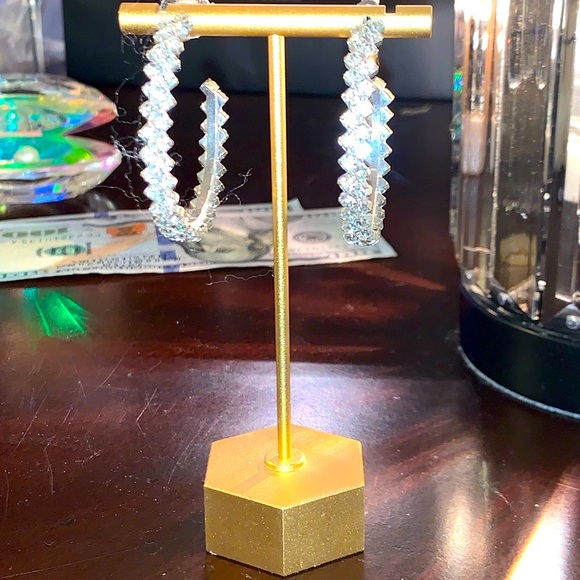 CRYSTAL HOOP EARRINGS (1 pair) - Picture 4 of 5